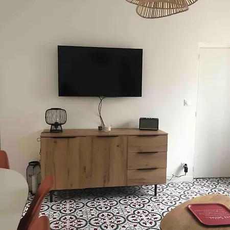 Jolie Maison De Pecheur Arago Aux Sables D'olonne * レ・サ​​ーブル・ドロンヌ